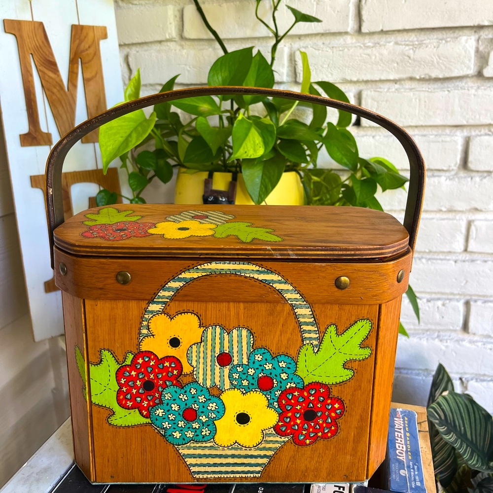 Beautiful Vintage Style Mini Floral Picnic Basket 🧺 🌺